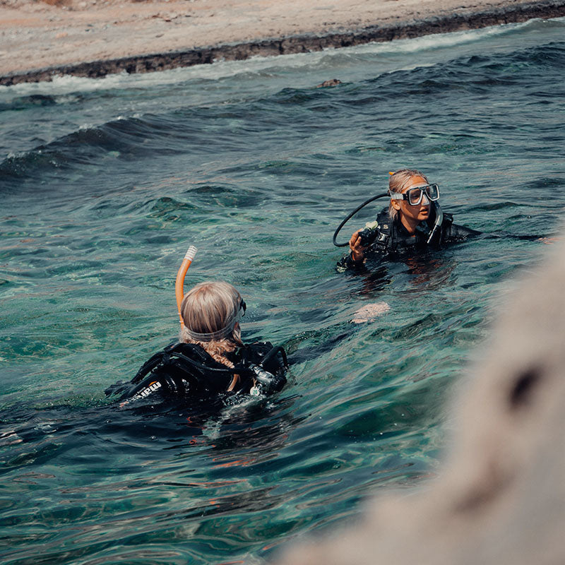 Snorkelling Meaning: Snorkeling vs Scuba Explained
